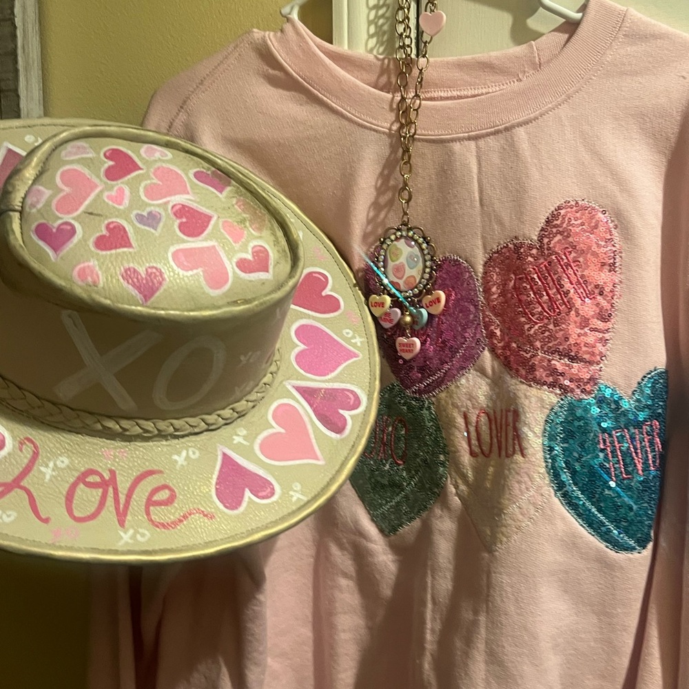 Pink Heart Graphic Top and Hat Set